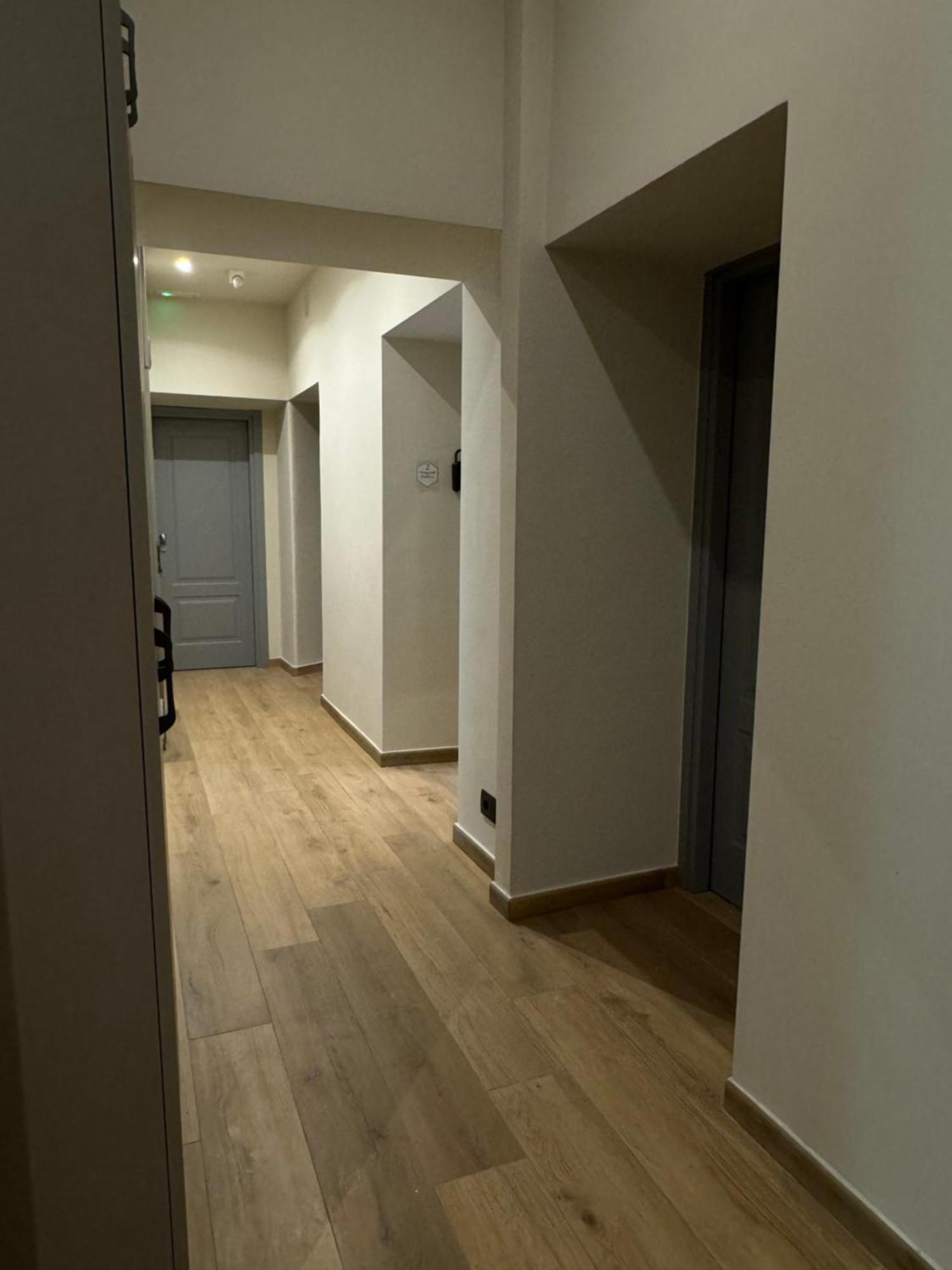 Honeycomb Guesthouse ローマ エクステリア 写真