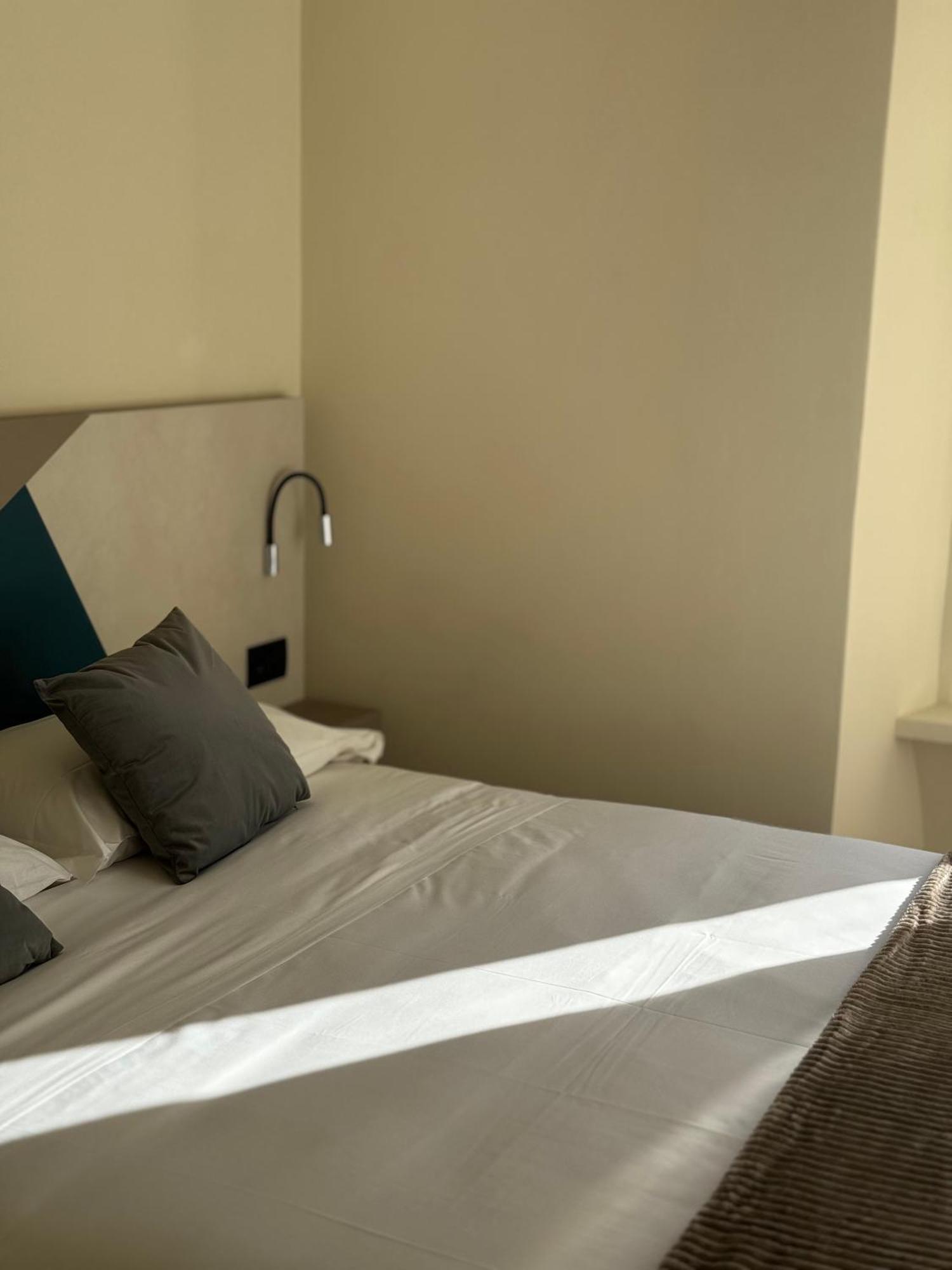 Honeycomb Guesthouse ローマ エクステリア 写真