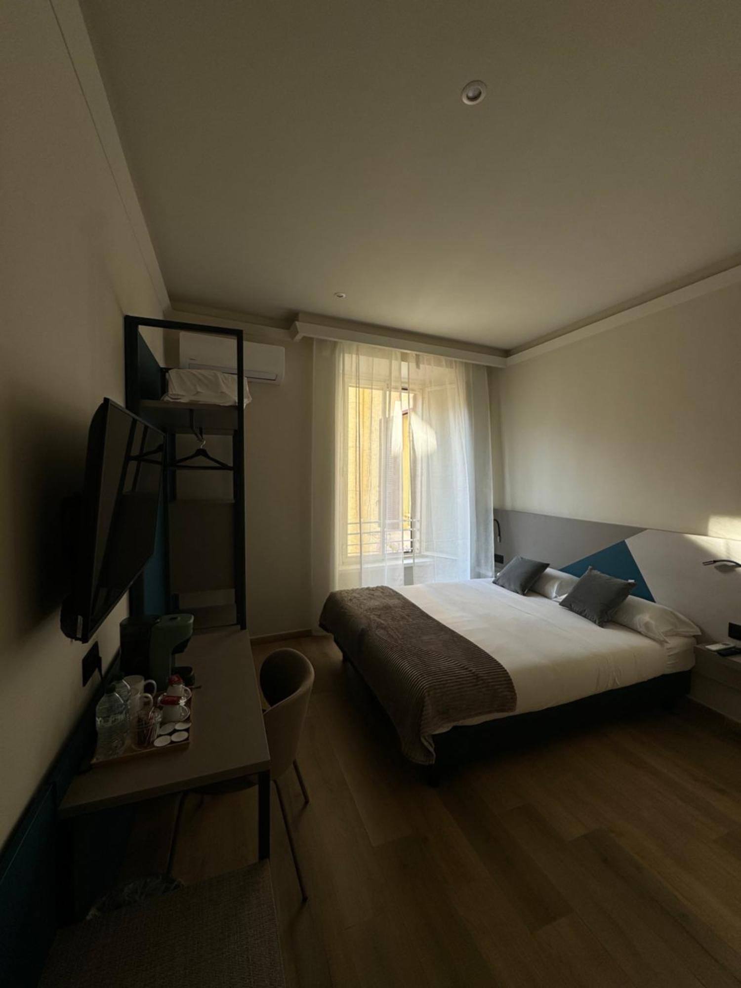 Honeycomb Guesthouse ローマ エクステリア 写真