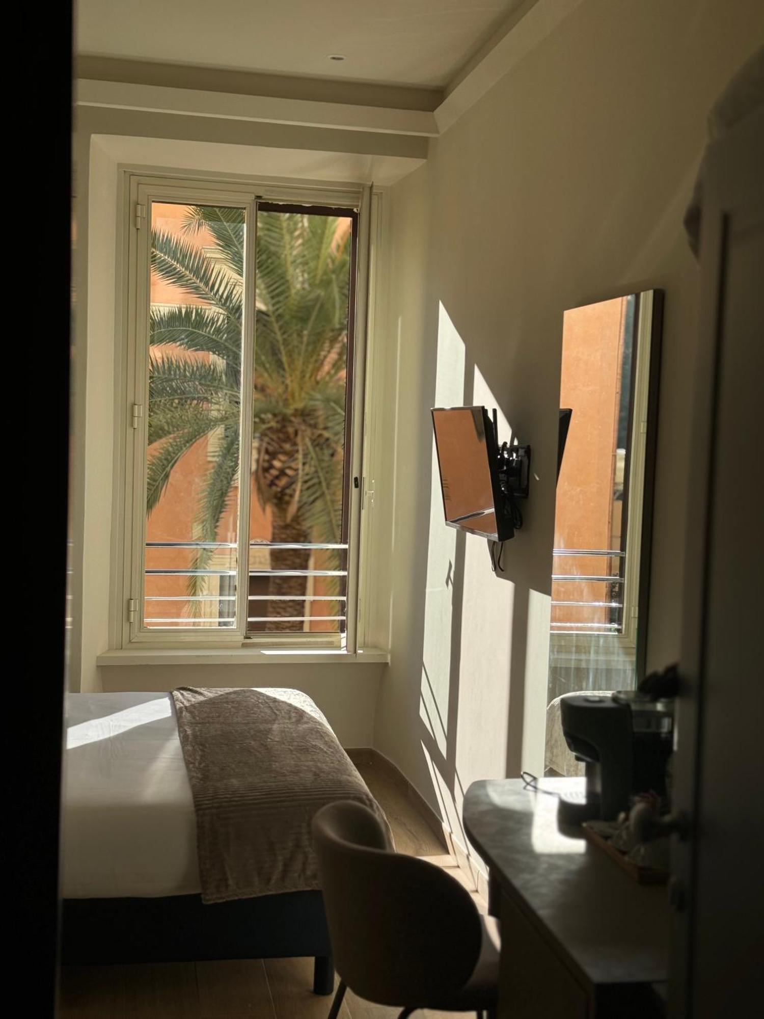 Honeycomb Guesthouse ローマ エクステリア 写真