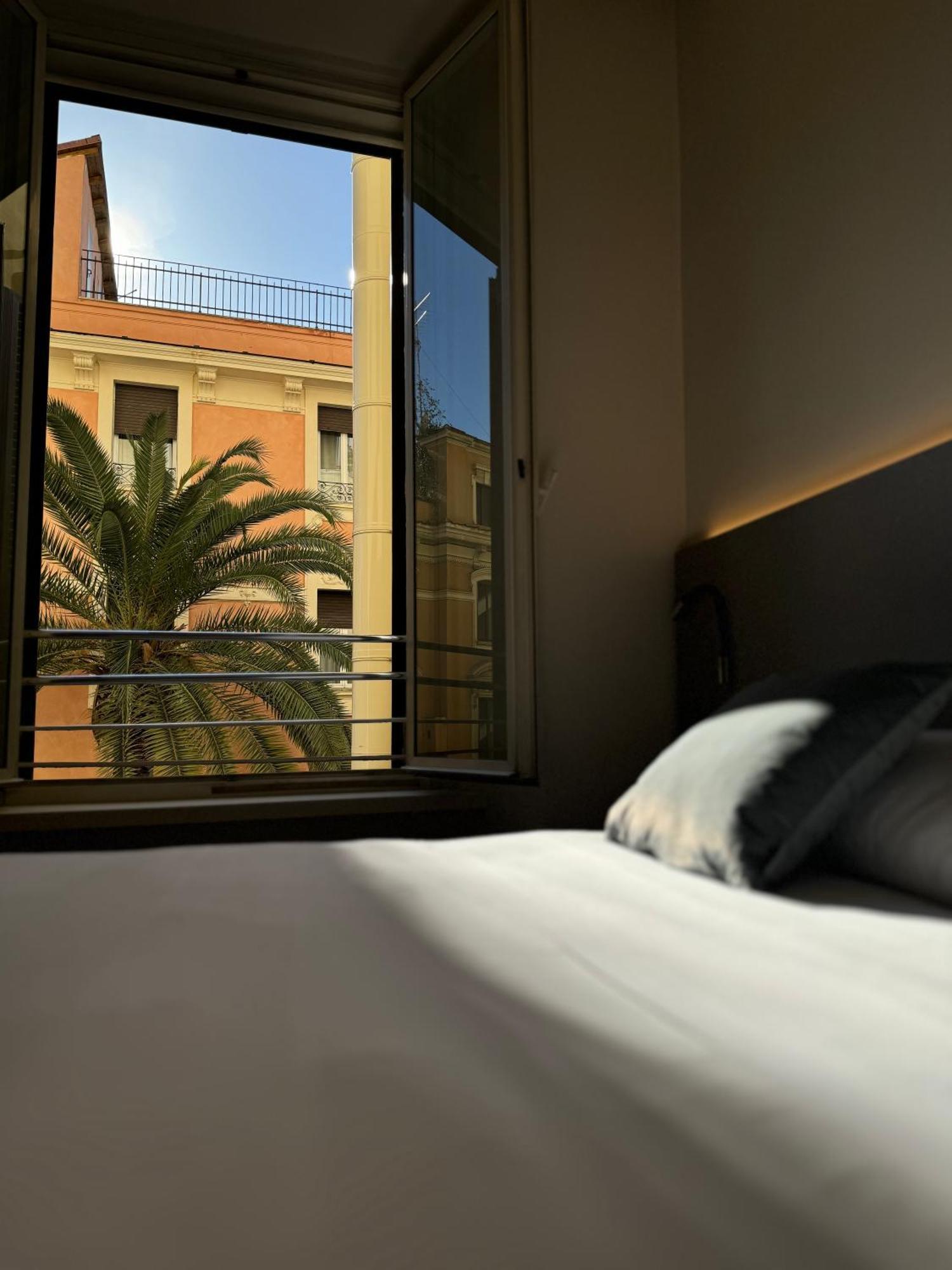 Honeycomb Guesthouse ローマ エクステリア 写真